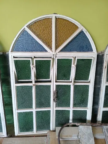 Janelas estilo colonial