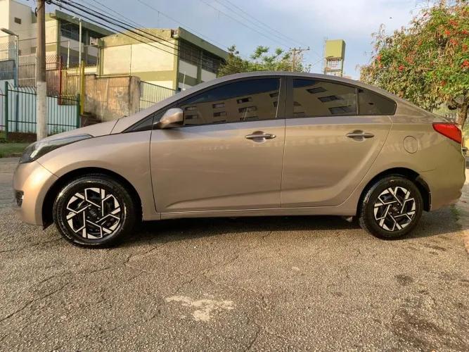 Hyundai HB20S Unique 1.0 Flex 12V Mec. 2019