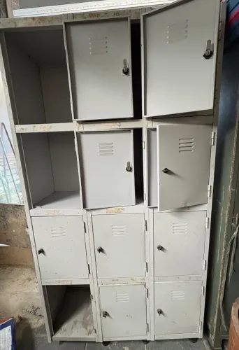 Armário de ferro 12 portas 