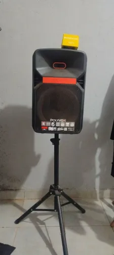 Vendo caixa de som amplificada com Bluetooth,e com tripé mais microfone com fio 500