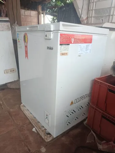 Vende-se freezer novinho 1,5000 ZAP *