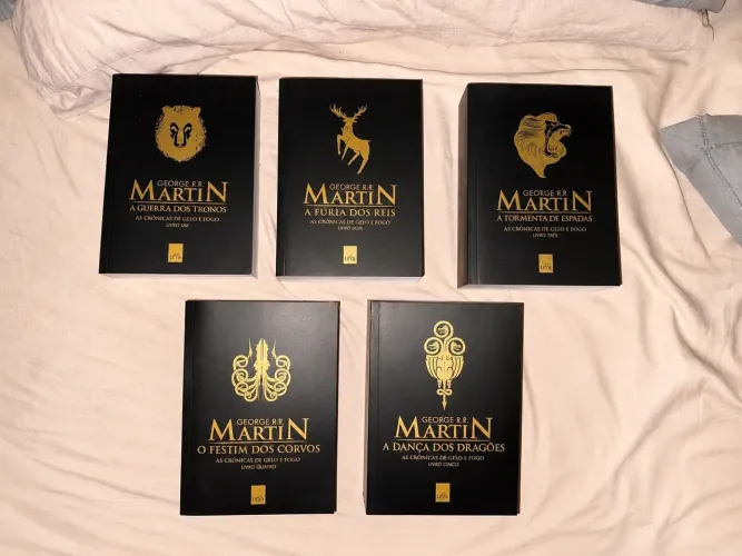BOX As Crônicas de Gelo e Fogo ? George R. R. Martin (5 volumes)