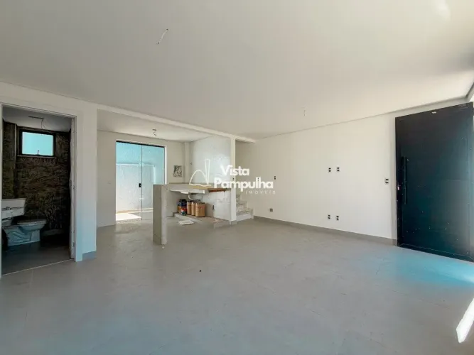 Casa Triplex à venda | 101 m² | 3 quartos (1 suíte) | 1 vaga | Planalto | Belo Horizonte/M