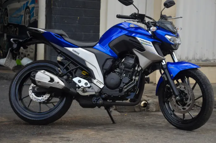 Moto muito nova, pronta para rodar!