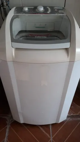 Geladeira e máquina de lavar