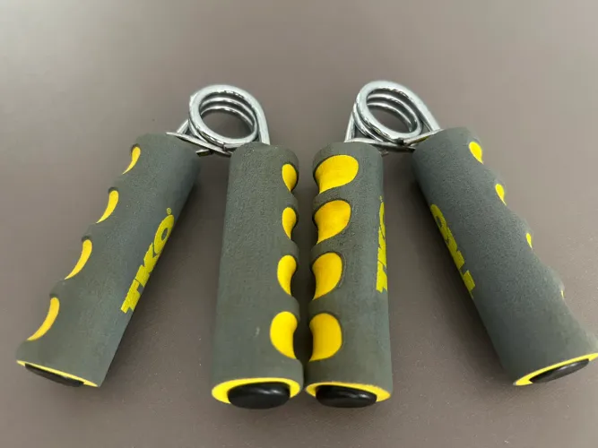 Exercícios, fisioterapia, força com Hand grip