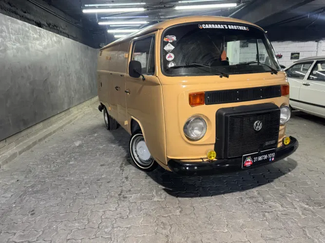 Volkswagen Kombi Standard/ Luxo/ Serie Prata 1982