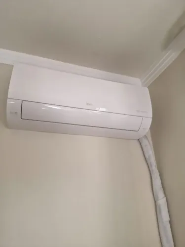 Ar-Condicionado Split HW LG Dual Inverter Voice 9.000 BTUs R-32 Só Frio 220V usado