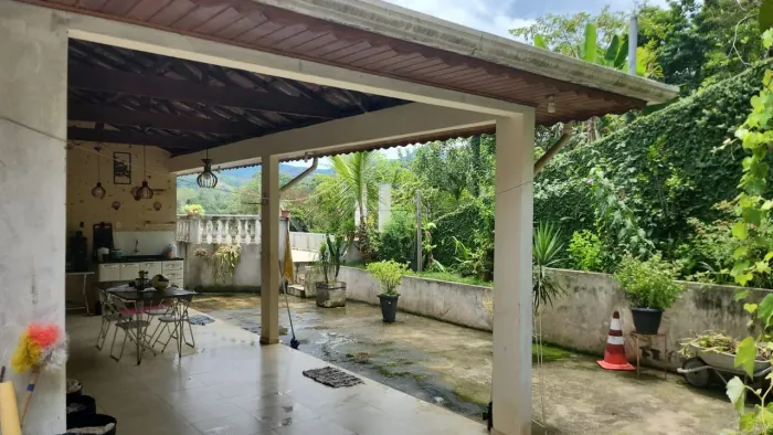 Casa com 3 dormitórios à venda, 207 m² por R$ 1.600.000,00 - Caixa D Agua - Piquete/SP
