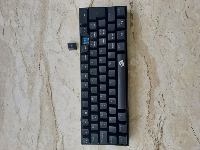 Teclado Mecânico Redragon c/fio + Mouse Redragon Cobra M711 c/fio
