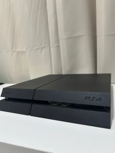 PLAYSTATION 4 FAT 500GB + 2 jogos