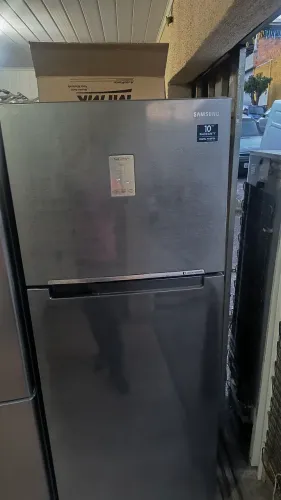 Vendo geladeira Samsung inverter modelo rt46 