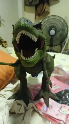 Boneco tiranossauro rex