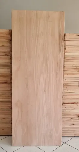 Porta interna 0,60cm /0,70cm/0,80cm x 2,10 mts eucalipto com estrutura eucalipto 