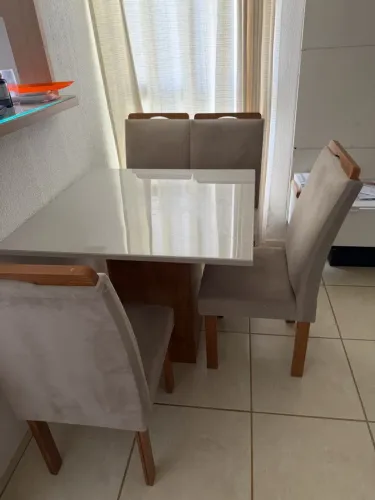 Mesa 4 lugares + 4 cadeiras