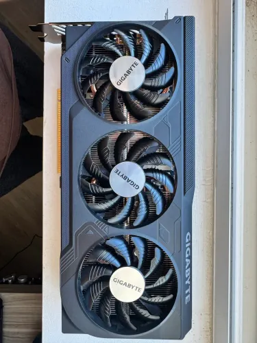 Placa de video Gigabyte nvidia RTX 4070 super 12gb