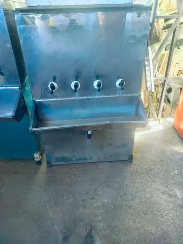 Bebedouro industrial 4 torneiras