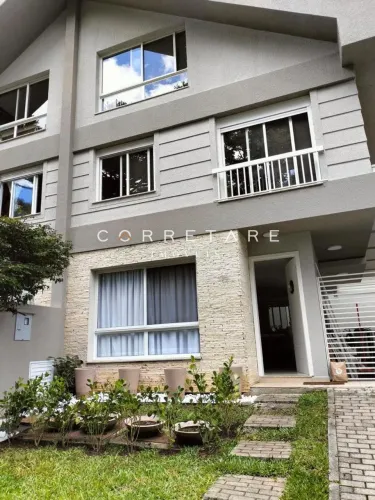 Triplex mobiliado com 3 quartos á venda em condomínio fechado