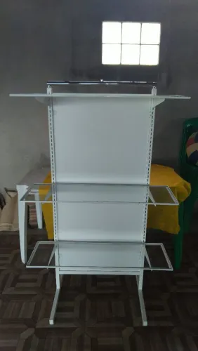 Prateleira para comércio