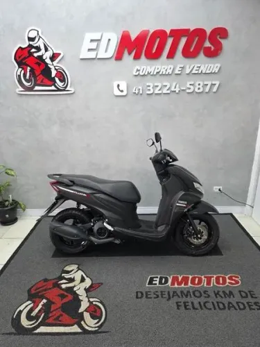 YAMAHA FLUO 125 2025
