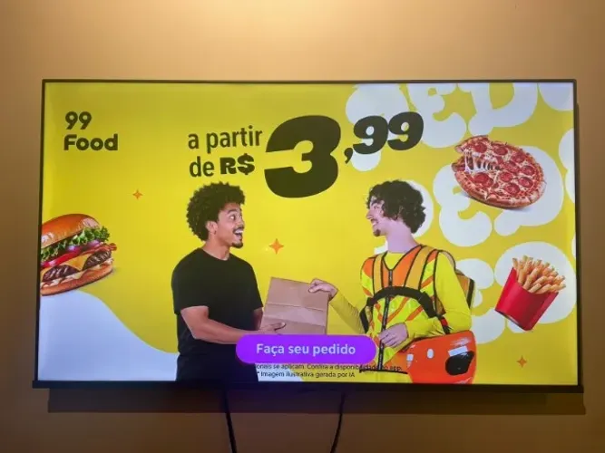 TV Hisense 55'' polegadas Q-LED - Excelente estado, ainda na garantia