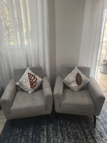 Vendo duas poltronas muito confortável