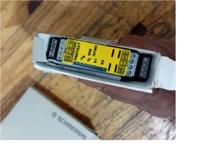 RELÉ DE SEGURANÇA SRB301MC SCHEMERSAL