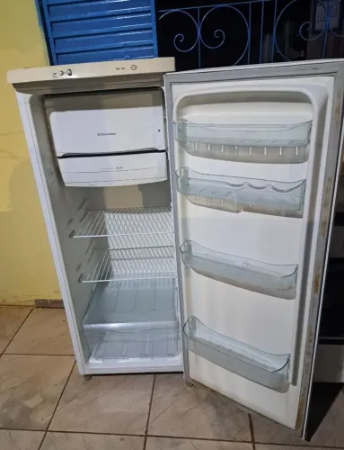 Geladeira do vento aquental litro funciona perfeitamente