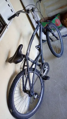 Bicicleta Caloi alumínio rodas pressão roletada com marcador velocímetro marcha Shimano