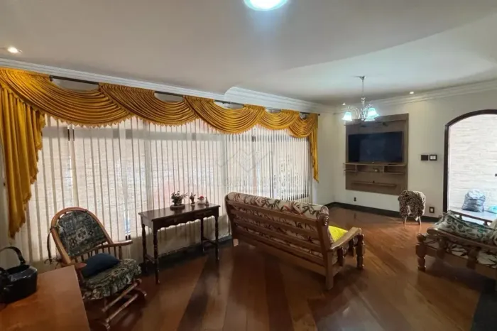 Casa com 04 dormitórios para locação e venda, 249 m² no bairro Santo André/SP