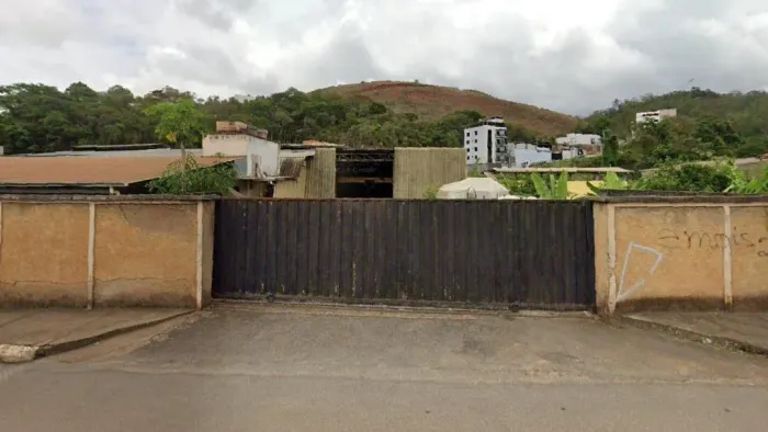 Leilão - Comercial - De R$3.000.000,00 Por R$1.500.000,00