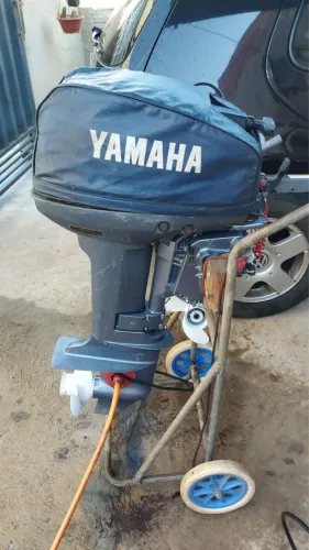 MOTOR DE POPA Yamaha 1998 ? ? Motor de popa Yamaha ano 1998, muito bem conservad