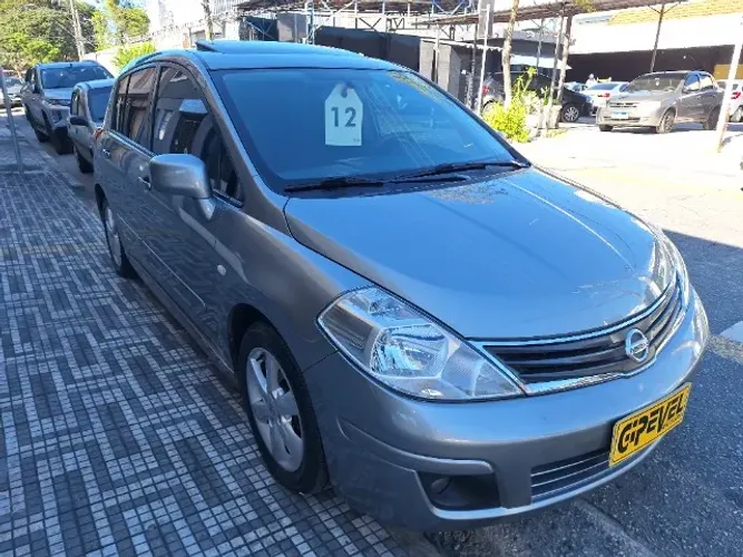 Nissan Tiida SL 1.8/1.8 Flex 16V Aut. 2012