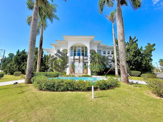 Casa de alto padrão com piscina e área gourmet no Acapulco, Guarujá-SP