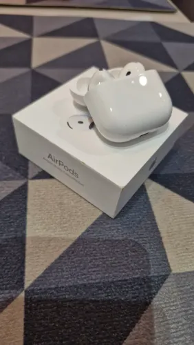 Apple AirPods 4 ANC (cancelamento ativo de ruídos)