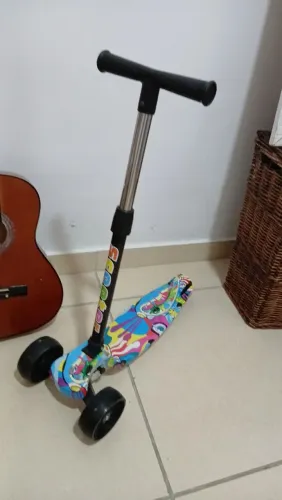 PATINET INFANTIL COM LED NAS RODINHAS