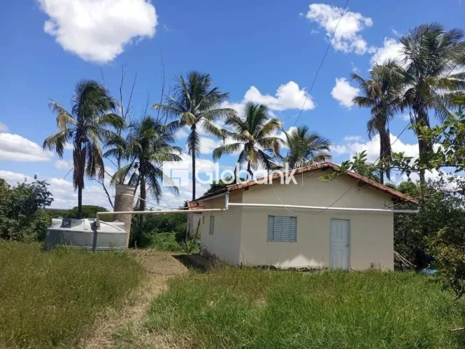 Fazenda à venda em Engenheiro Navarro.