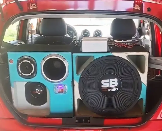 Vendo caixa trio 4 vias