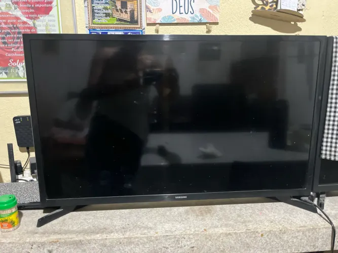 TELEVISÃO SEMINOVA 32POLEGADAS
