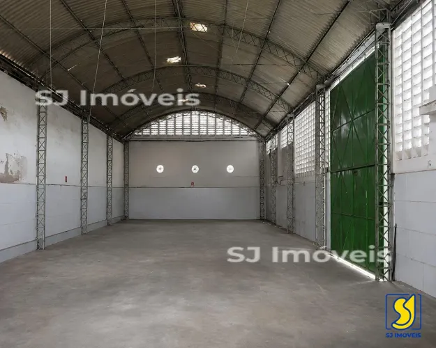 Galpão de 641 m² com 6 salas no Álvaro Weyne para alugar | Rua Teodomiro de Castro