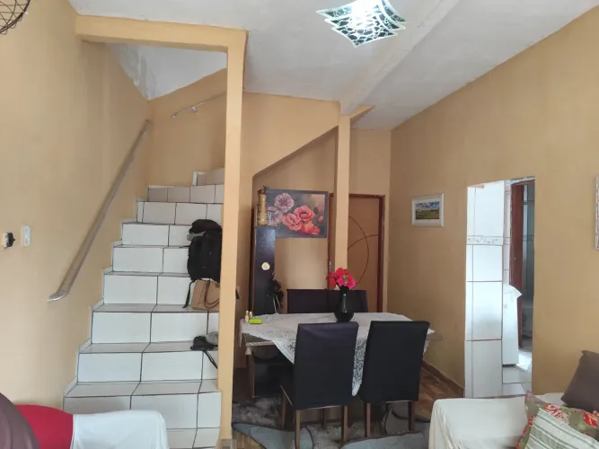 Vende três imóveis em um só terreno
