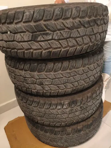 Jogo de Pneu e Roda Hilux 
