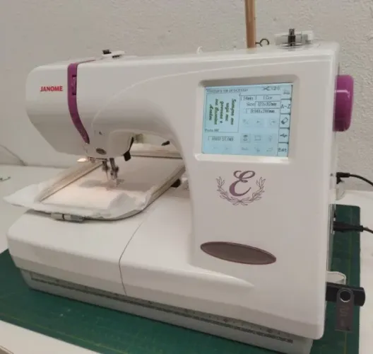 Máquina de bordar JANOME 350 E