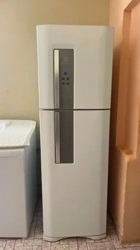 Geladeira Electrolux DF44 402L Frost Free | Muito Conservada