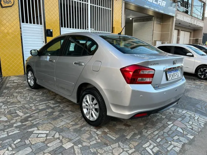 Vendo HONDA CITy flex ano 2013