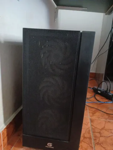 PC GAMER AMD / AMD PRO A8 8650B, RX 550 + SSD 240GB, HDD 500GB, 8 RAM DDR3 