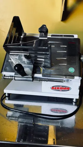 Fatiador De Frios Bm-06 Nr Semi Automatico Inox Lamina 200 Bivolt - Bermar