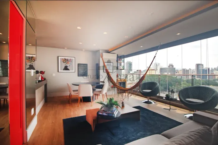 Apartamento - Vila Nova Conceição - 2 Suítes - 109m².