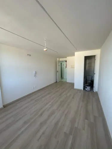Vendo Sala Comercial com Garagem no Vertical Villa, 22m² com banheiro