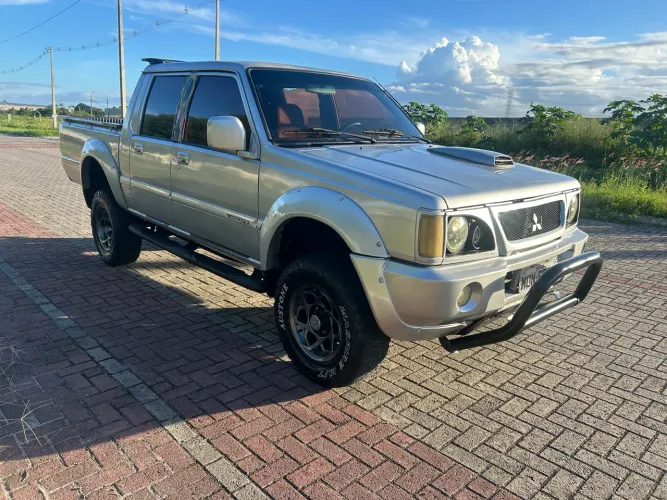 Mitsubishi L200 GLS 2.5 4X4 CD Diesel 2002